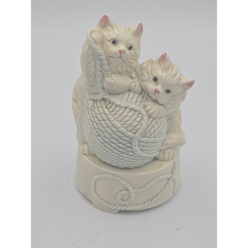 Vintage Kitty Frolics Ceramic Music Box Two Kittens Yarn Ball Japan Wind-Up